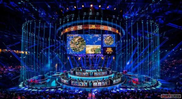 他的中场穿 他的中场穿